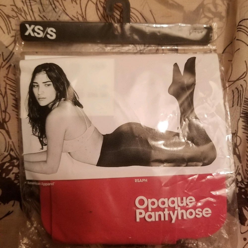 AMERICAN APPAREL OPAQUE PANTYHOSE XS/S RASPBERRY